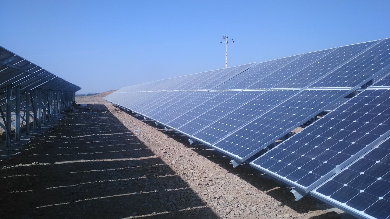 164901196 233298567edbab - یزد در جایگاه نخست بهره برداری از نیروگاه ­های خورشیدی قرار دارد